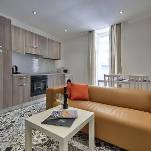 Central Two Bedroom Apartment